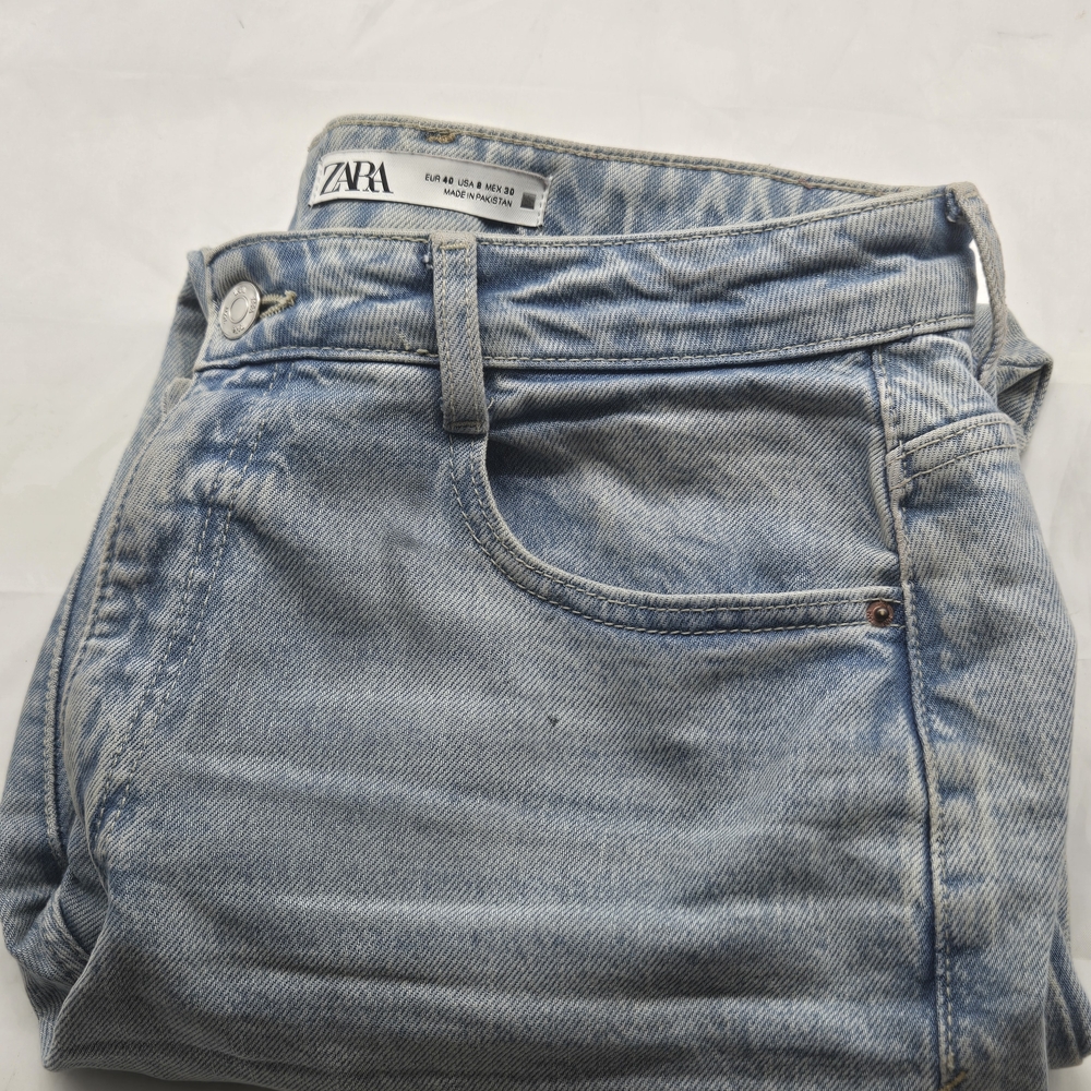 Zara Women's Light Blue Jeans Size 8 Gently Used